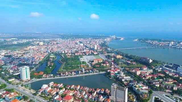 Sáp nhập Quảng Bình và Quảng Trị: Cán bộ cấp huyện sẽ là nòng cốt tại các phường, xã mới- Ảnh 1. Sáp nhập Quảng Bình và Quảng Trị: Cán bộ cấp huyện sẽ là nòng cốt tại các phường, xã mới- Ảnh 1.