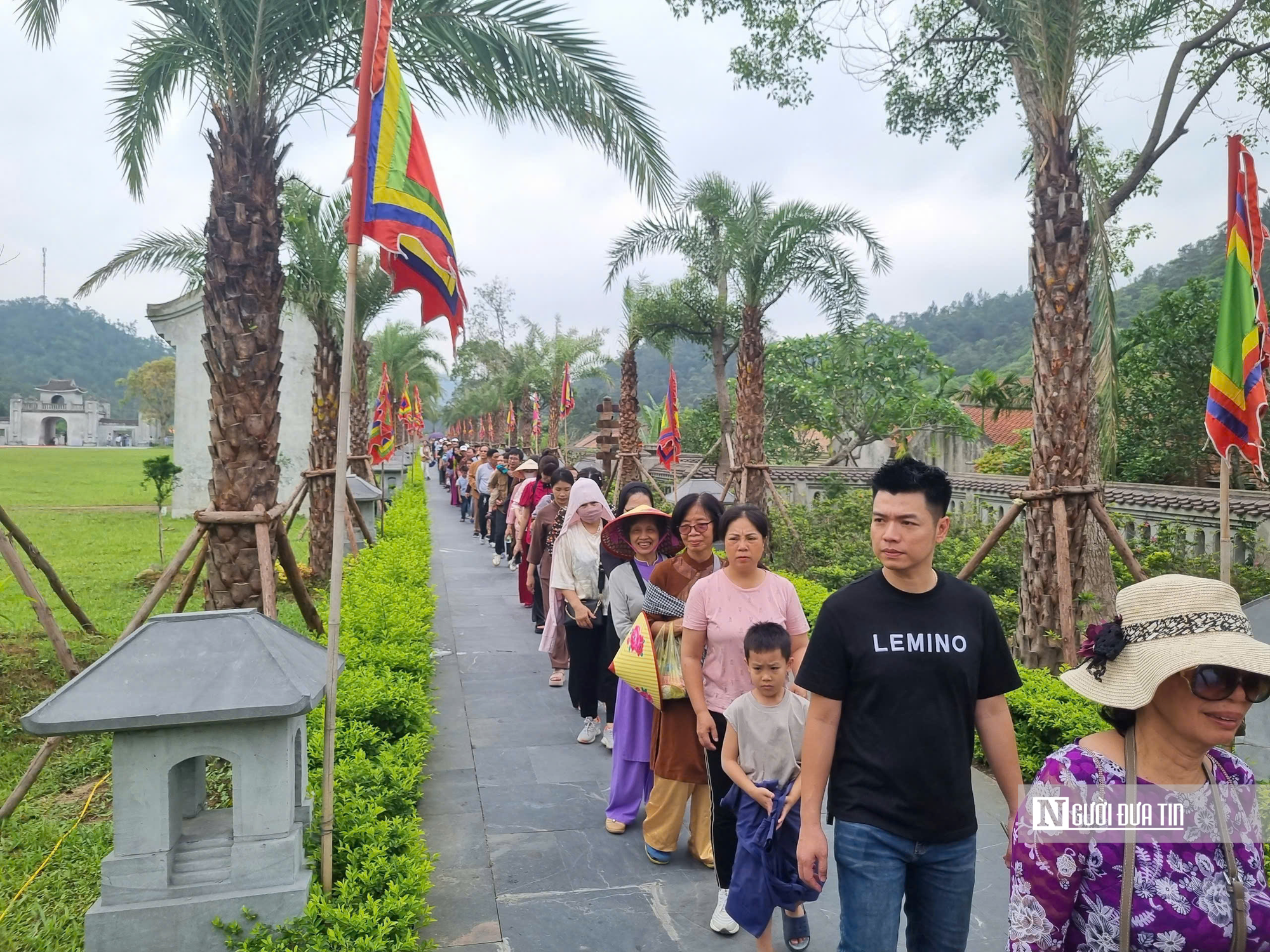 Dòng người hành hương về chiêm bái Xá lợi Phật tại non thiêng Yên Tử- Ảnh 1. Dòng người hành hương về chiêm bái Xá lợi Phật tại non thiêng Yên Tử- Ảnh 1.