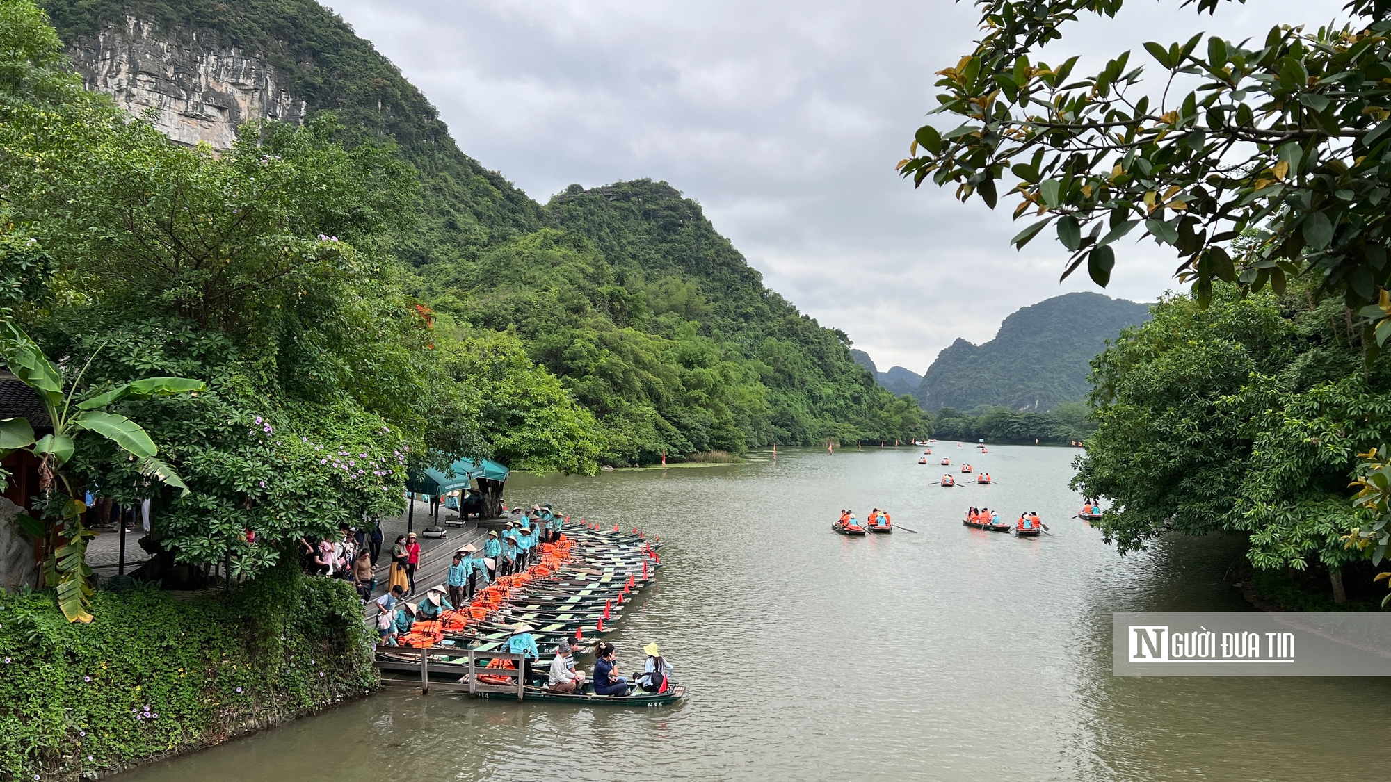 Những “cơ trưởng mặt nước” chở di sản bằng tình yêu quê hương- Ảnh 5. Những “cơ trưởng mặt nước” chở di sản bằng tình yêu quê hương- Ảnh 5.