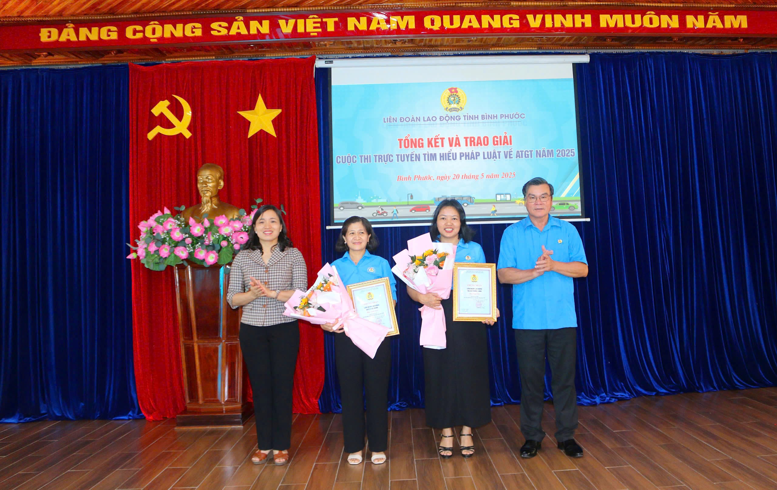 Công đoàn Bình Phước: Trao giải Cuộc thi trực tuyến tìm hiểu pháp luật về An toàn giao thông năm 2025- Ảnh 2. Công đoàn Bình Phước: Trao giải Cuộc thi trực tuyến tìm hiểu pháp luật về An toàn giao thông năm 2025- Ảnh 2.