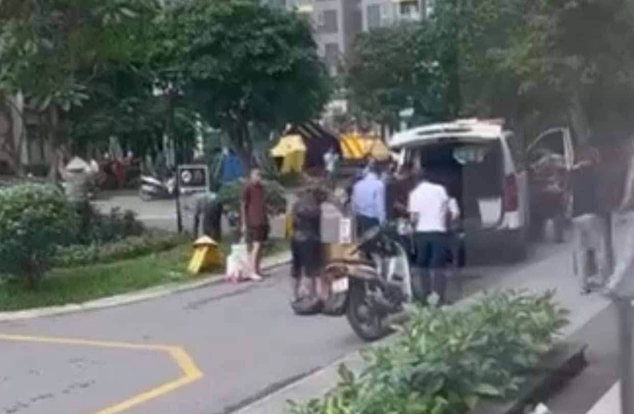 Phát hiện người phụ nữ tử vong trong nhà tắm tầng 19 chung cư cao cấp- Ảnh 1. Phát hiện người phụ nữ tử vong trong nhà tắm tầng 19 chung cư cao cấp- Ảnh 1.