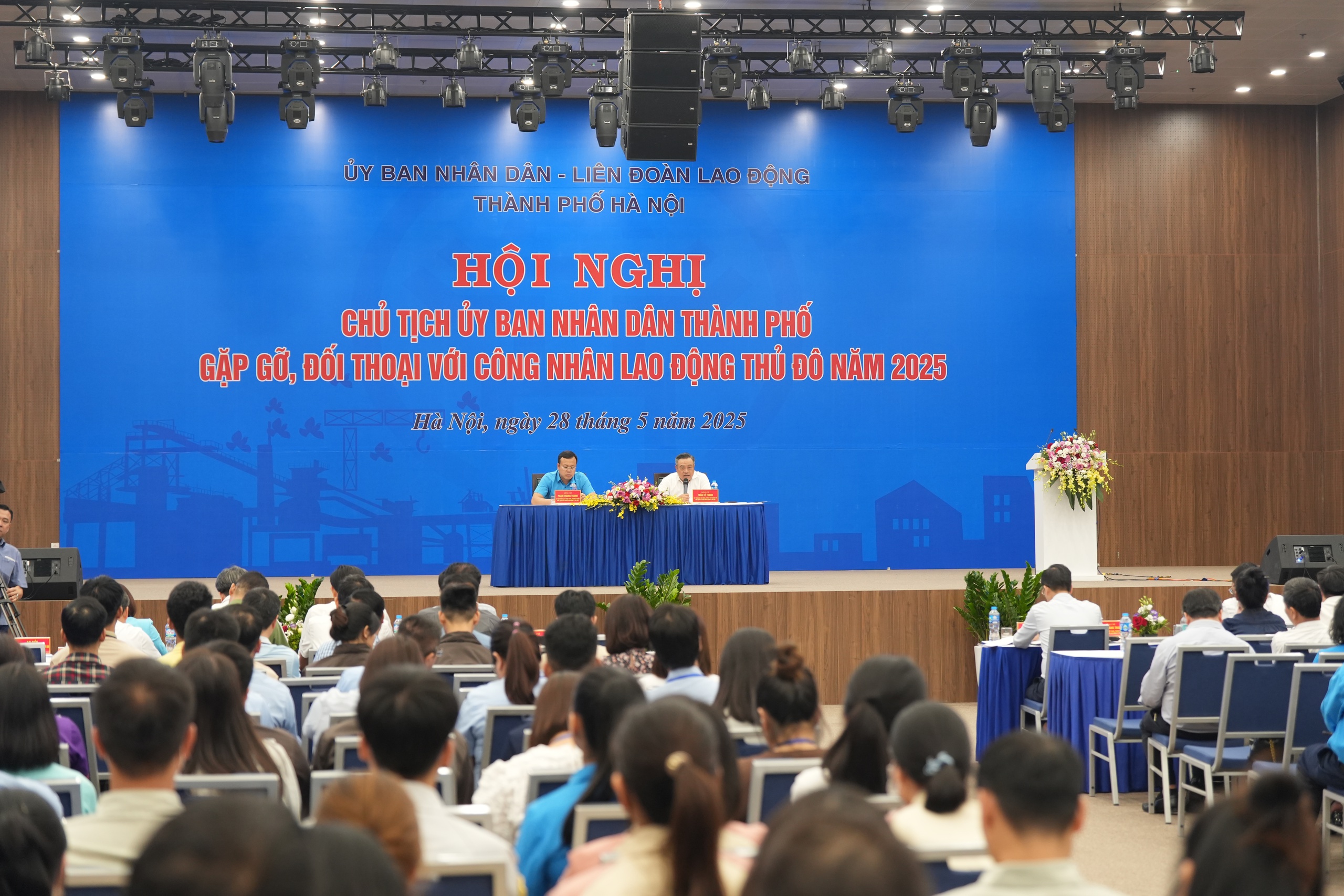 Kiến nghị nâng chuẩn thu nhập mua nhà xã hội ở Hà Nội lên 25 triệu/tháng- Ảnh 1. Kiến nghị nâng chuẩn thu nhập mua nhà xã hội ở Hà Nội lên 25 triệu/tháng- Ảnh 1.