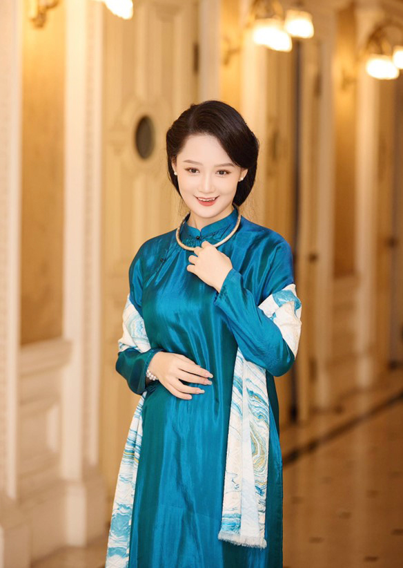 "BTV trẻ nhất Thời sự 19h" xuất hiện xinh đẹp sau sinh con- Ảnh 4. "BTV trẻ nhất Thời sự 19h" xuất hiện xinh đẹp sau sinh con- Ảnh 4.
