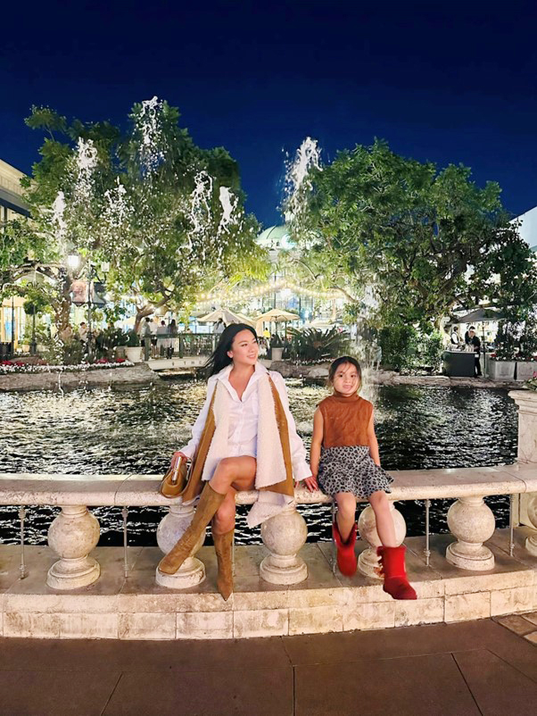 Cuộc sống U50 của người yêu duy nhất Lý Hùng công khai, chưa dám quay lại showbiz vì ngoại hình- Ảnh 5. Cuộc sống U50 của người yêu duy nhất Lý Hùng công khai, chưa dám quay lại showbiz vì ngoại hình- Ảnh 5.