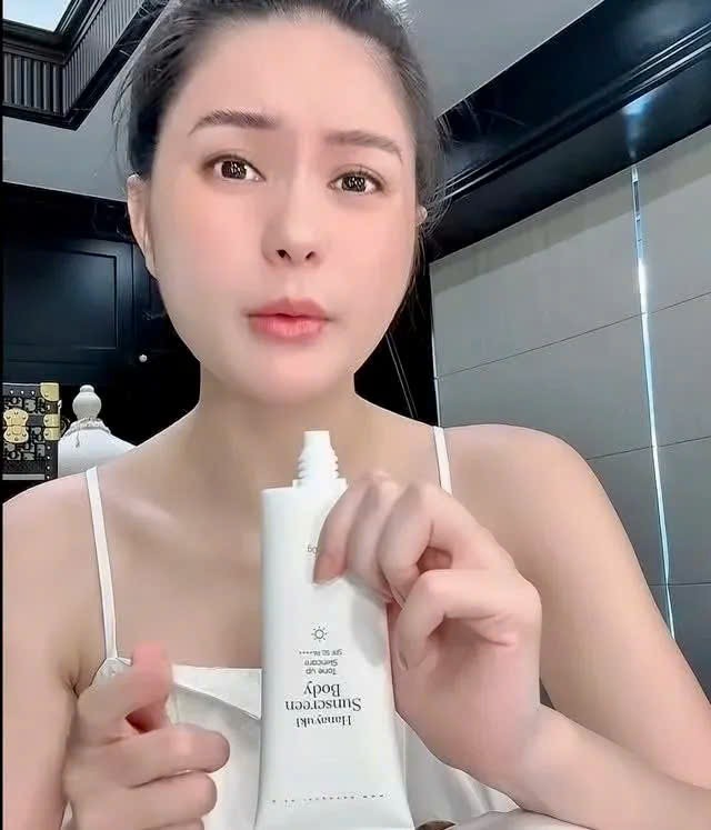 Khởi tố vụ án sản xuất, buôn bán hàng giả liên quan mỹ phẩm do Đoàn Di Băng quảng cáo- Ảnh 2. Khởi tố vụ án sản xuất, buôn bán hàng giả liên quan mỹ phẩm do Đoàn Di Băng quảng cáo- Ảnh 2.