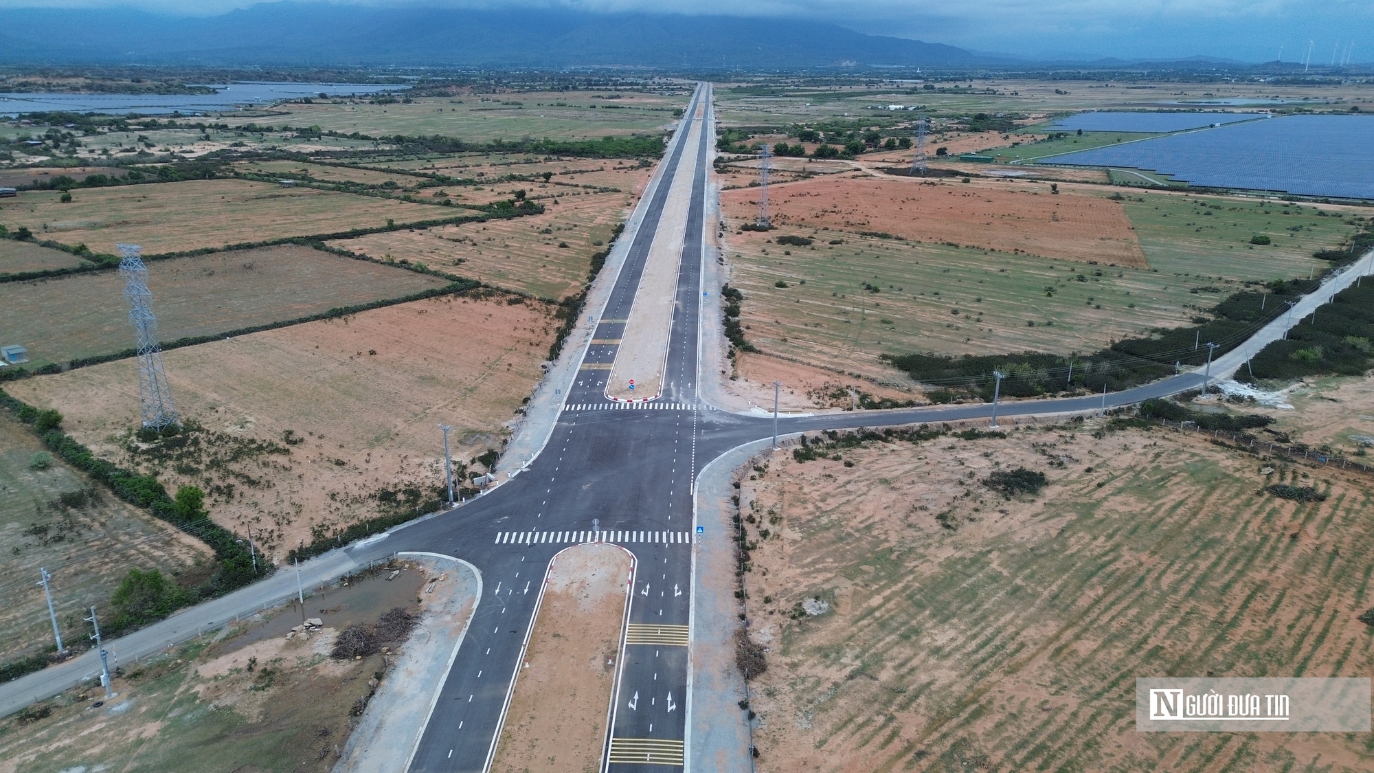 Hiện trạng tuyến đường hơn 900 tỷ đồng gỡ nút thắt giao thông phía Nam Ninh Thuận- Ảnh 2. Hiện trạng tuyến đường hơn 900 tỷ đồng gỡ nút thắt giao thông phía Nam Ninh Thuận- Ảnh 2.