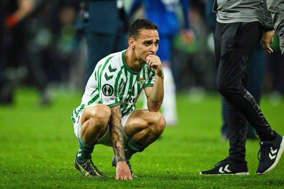 Dù dẫn trước trong hiệp một, Real Betis đã không thể giữ vững phong độ và để Chelsea lội ngược dòng với ba bàn thắng trong hiệp hai. Dù dẫn trước trong hiệp một, Real Betis đã không thể giữ vững phong độ và để Chelsea lội ngược dòng với ba bàn thắng trong hiệp hai.