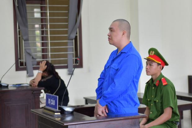 Đâm nữ chủ quán cướp tài sản, 9X lĩnh hơn 20 năm tù- Ảnh 1. Đâm nữ chủ quán cướp tài sản, 9X lĩnh hơn 20 năm tù- Ảnh 1.