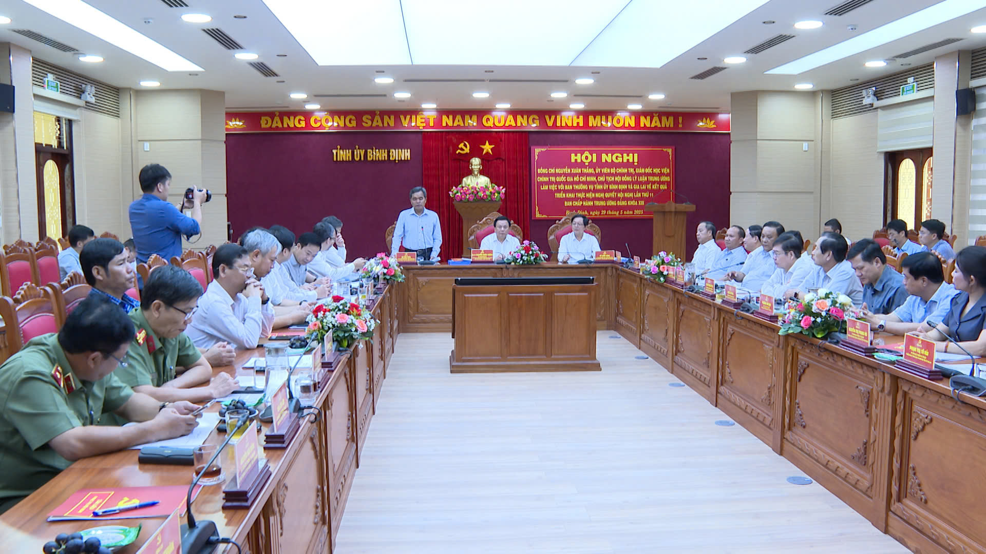 Đoàn công tác của Trung ương làm việc về tiến độ sáp nhập tỉnh Bình Định và Gia Lai- Ảnh 2.