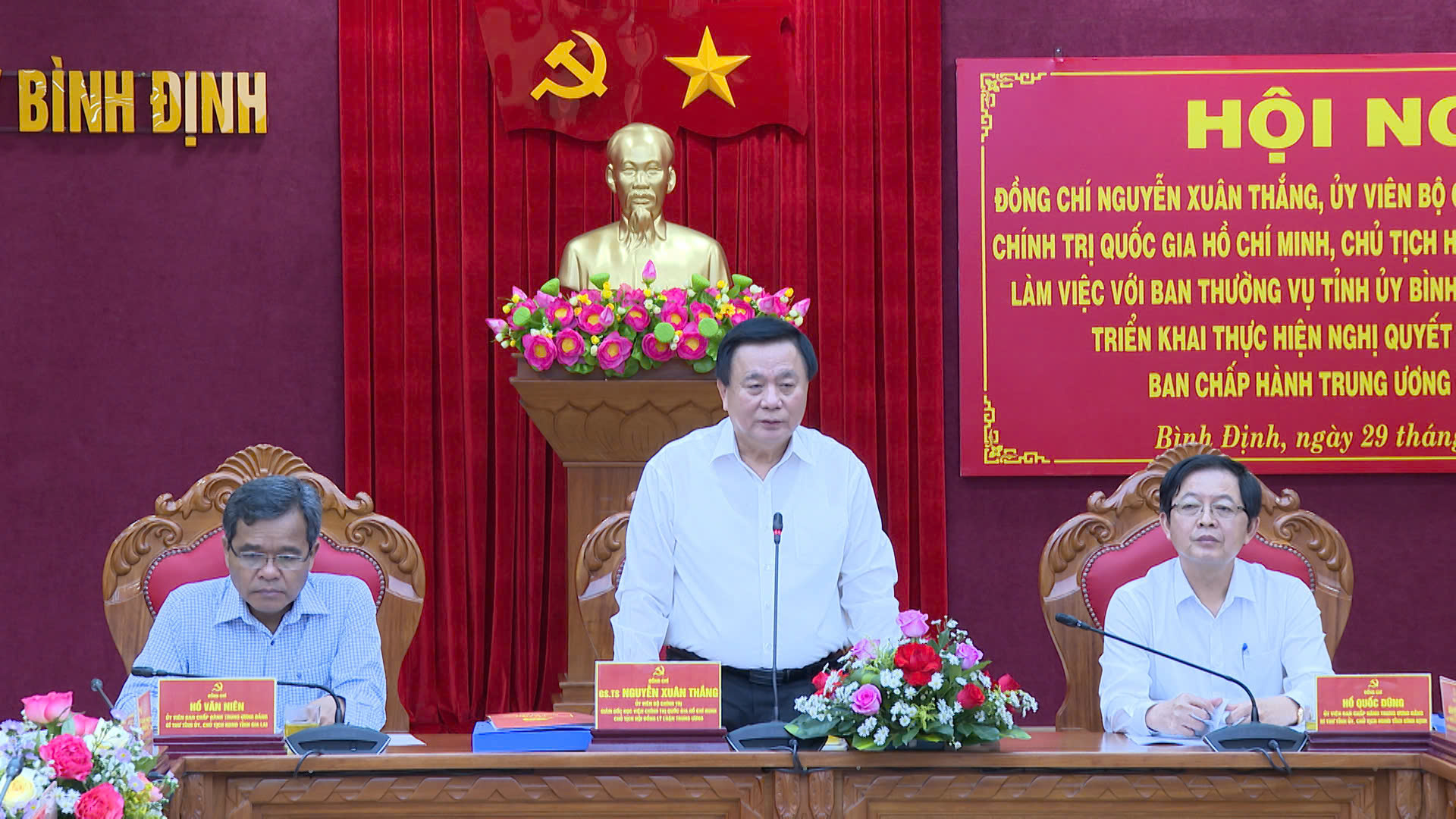 Đoàn công tác của Trung ương làm việc về tiến độ sáp nhập tỉnh Bình Định và Gia Lai- Ảnh 1.