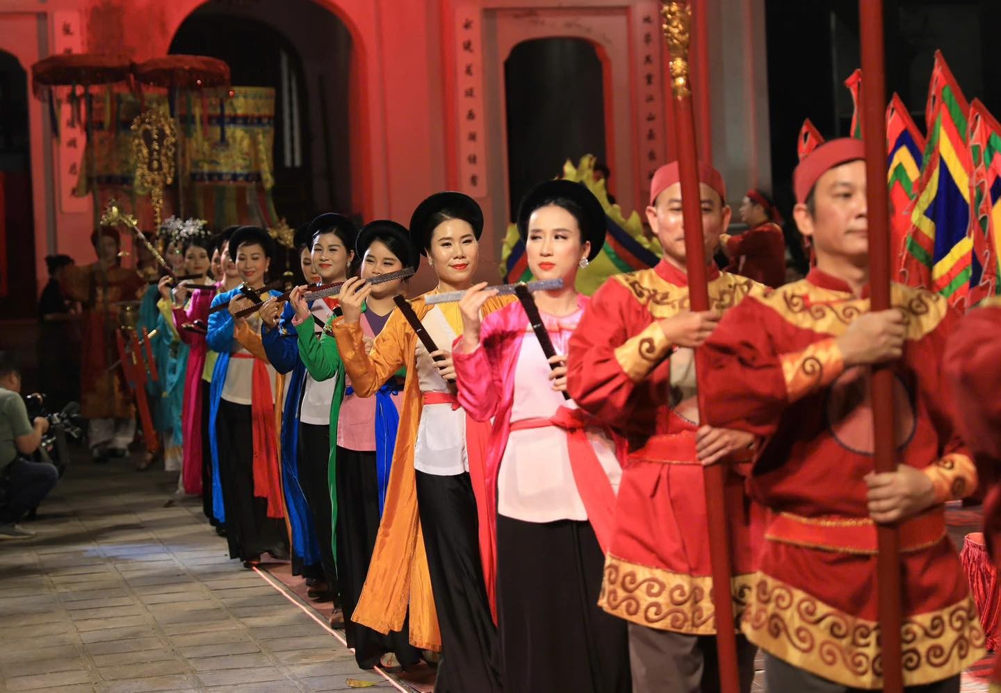 Tour đêm thứ 5 của Hà Nội: Hành trình khám phá linh hồn Thăng Long cổ kính- Ảnh 3. Tour đêm thứ 5 của Hà Nội: Hành trình khám phá linh hồn Thăng Long cổ kính- Ảnh 3.
