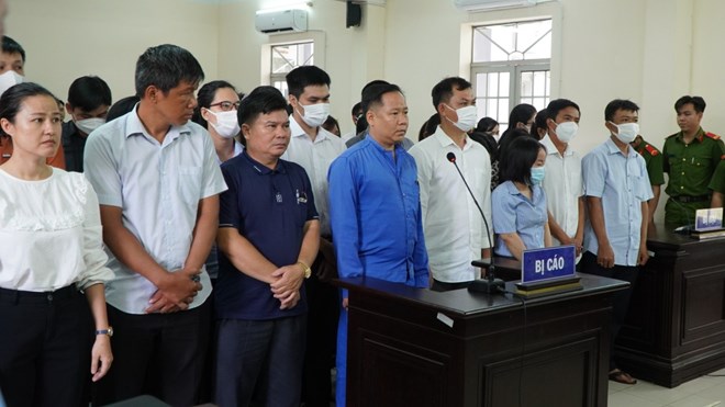 Gần 1,8 tỷ đồng tiền “cảm ơn” và những lời biện minh trước tòa- Ảnh 1. Gần 1,8 tỷ đồng tiền “cảm ơn” và những lời biện minh trước tòa- Ảnh 1.
