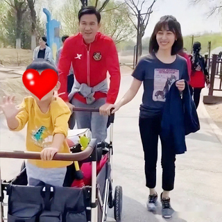 "Đệ nhất mỹ nhân" từng cay đắng chịu kiếp vợ hờ của "Càn Long" Trương Thiết Lâm, giờ ra sao?- Ảnh 10. "Đệ nhất mỹ nhân" từng cay đắng chịu kiếp vợ hờ của "Càn Long" Trương Thiết Lâm, giờ ra sao?- Ảnh 10.