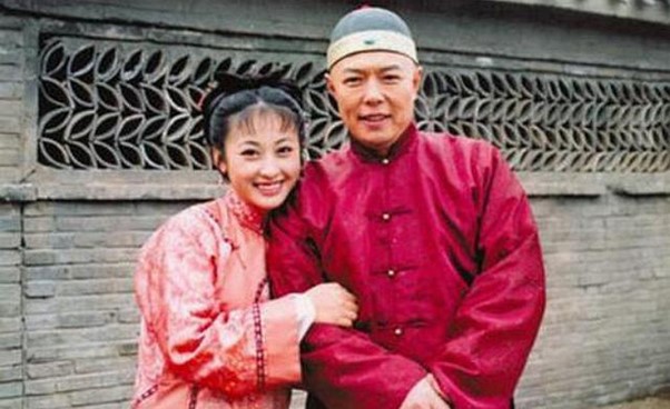 "Đệ nhất mỹ nhân" từng cay đắng chịu kiếp vợ hờ của "Càn Long" Trương Thiết Lâm, giờ ra sao?- Ảnh 5. "Đệ nhất mỹ nhân" từng cay đắng chịu kiếp vợ hờ của "Càn Long" Trương Thiết Lâm, giờ ra sao?- Ảnh 5.