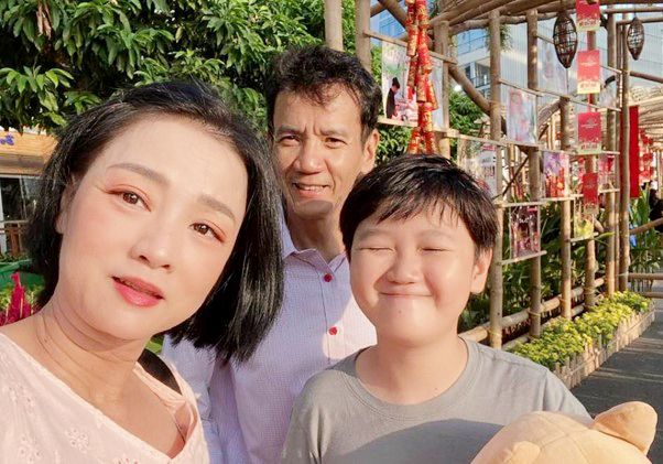 Nữ NSƯT từng đưa ra thoả thuận rạch ròi với chồng từ khi mới cưới, nhận về "quả ngọt" bất ngờ- Ảnh 5. Nữ NSƯT từng đưa ra thoả thuận rạch ròi với chồng từ khi mới cưới, nhận về "quả ngọt" bất ngờ- Ảnh 5.