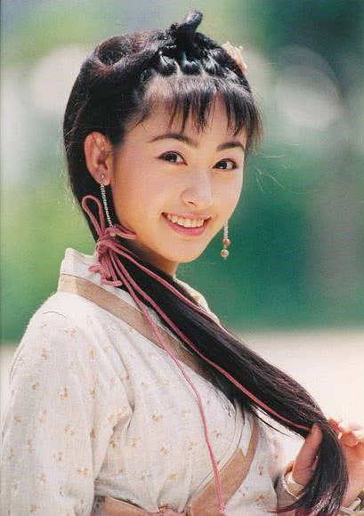 "Đệ nhất mỹ nhân" từng cay đắng chịu kiếp vợ hờ của "Càn Long" Trương Thiết Lâm, giờ ra sao?- Ảnh 2. "Đệ nhất mỹ nhân" từng cay đắng chịu kiếp vợ hờ của "Càn Long" Trương Thiết Lâm, giờ ra sao?- Ảnh 2.