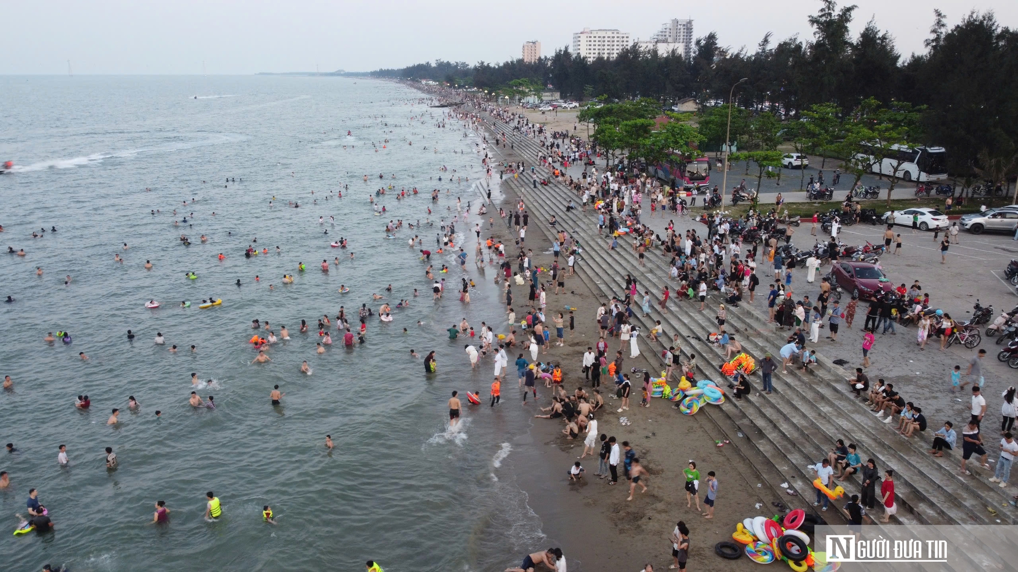 Chợ hải sản ở Cửa Lò "hút" du khách mùa biển gọi- Ảnh 2. Chợ hải sản ở Cửa Lò "hút" du khách mùa biển gọi- Ảnh 2.