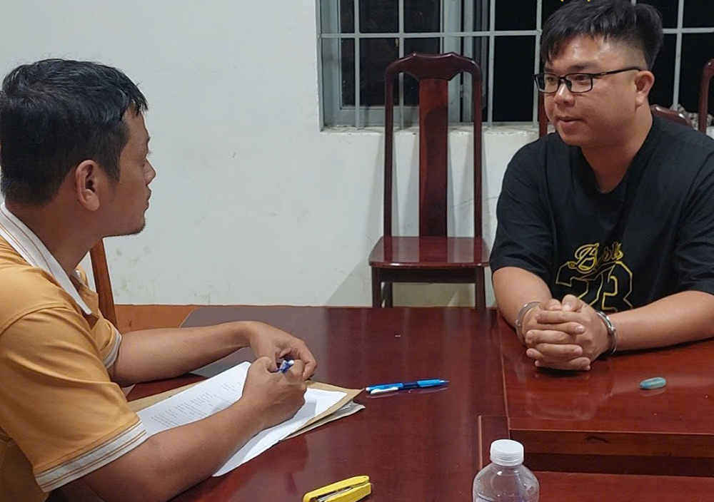 Bắt đối tượng thuê ô tô rồi mang đi cầm cố sau gần 1 năm trốn truy nã- Ảnh 1. Bắt đối tượng thuê ô tô rồi mang đi cầm cố sau gần 1 năm trốn truy nã- Ảnh 1.