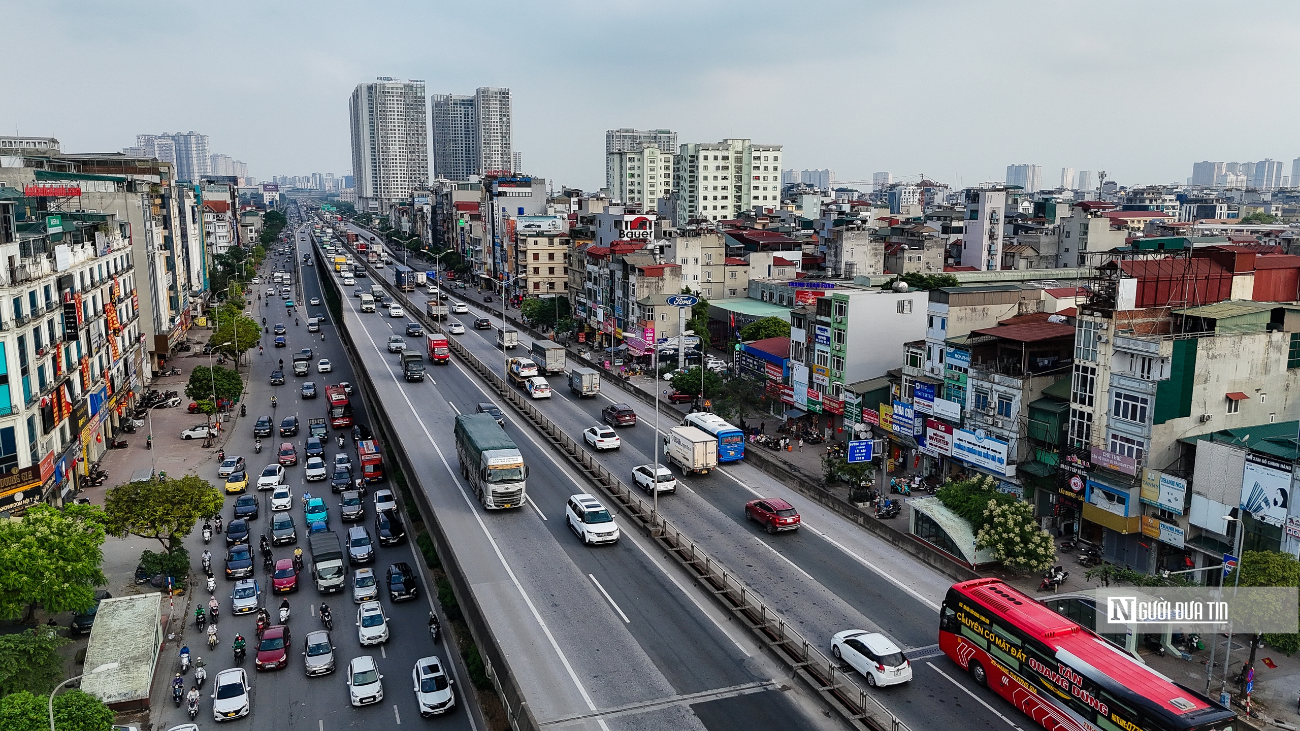 Chưa hết nghỉ lễ, người dân ùn ùn trở lại Hà Nội- Ảnh 9. Chưa hết nghỉ lễ, người dân ùn ùn trở lại Hà Nội- Ảnh 9.