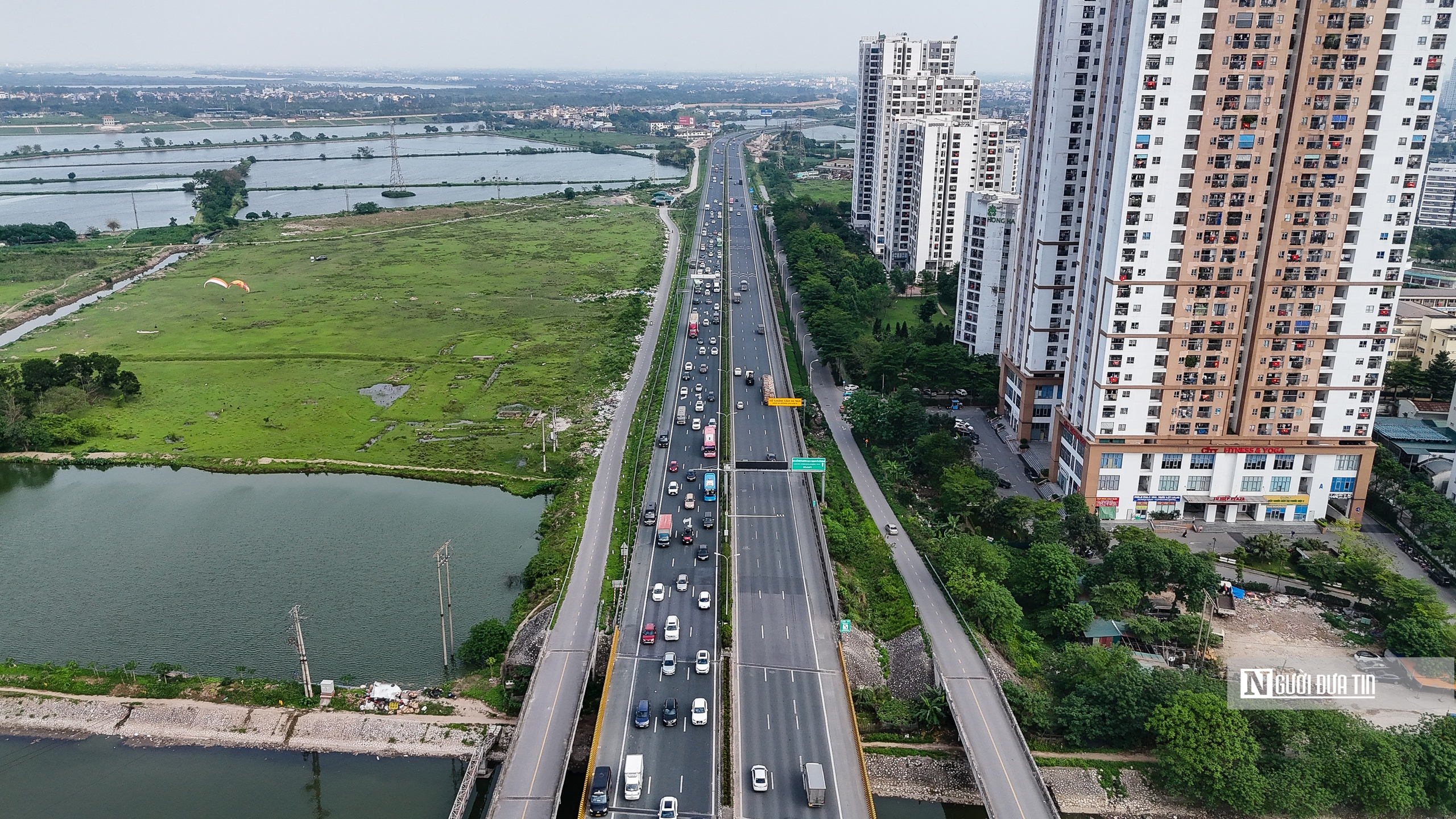 Chưa hết nghỉ lễ, người dân ùn ùn trở lại Hà Nội- Ảnh 1. Chưa hết nghỉ lễ, người dân ùn ùn trở lại Hà Nội- Ảnh 1.