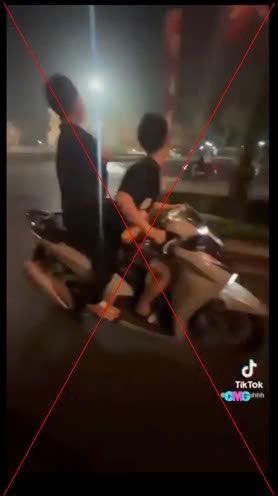 Tạm giữ nhóm thanh thiếu niên đi xe máy tốc độ cao, lạng lách rồi "khoe" trên mạng- Ảnh 1. Tạm giữ nhóm thanh thiếu niên đi xe máy tốc độ cao, lạng lách rồi "khoe" trên mạng- Ảnh 1.