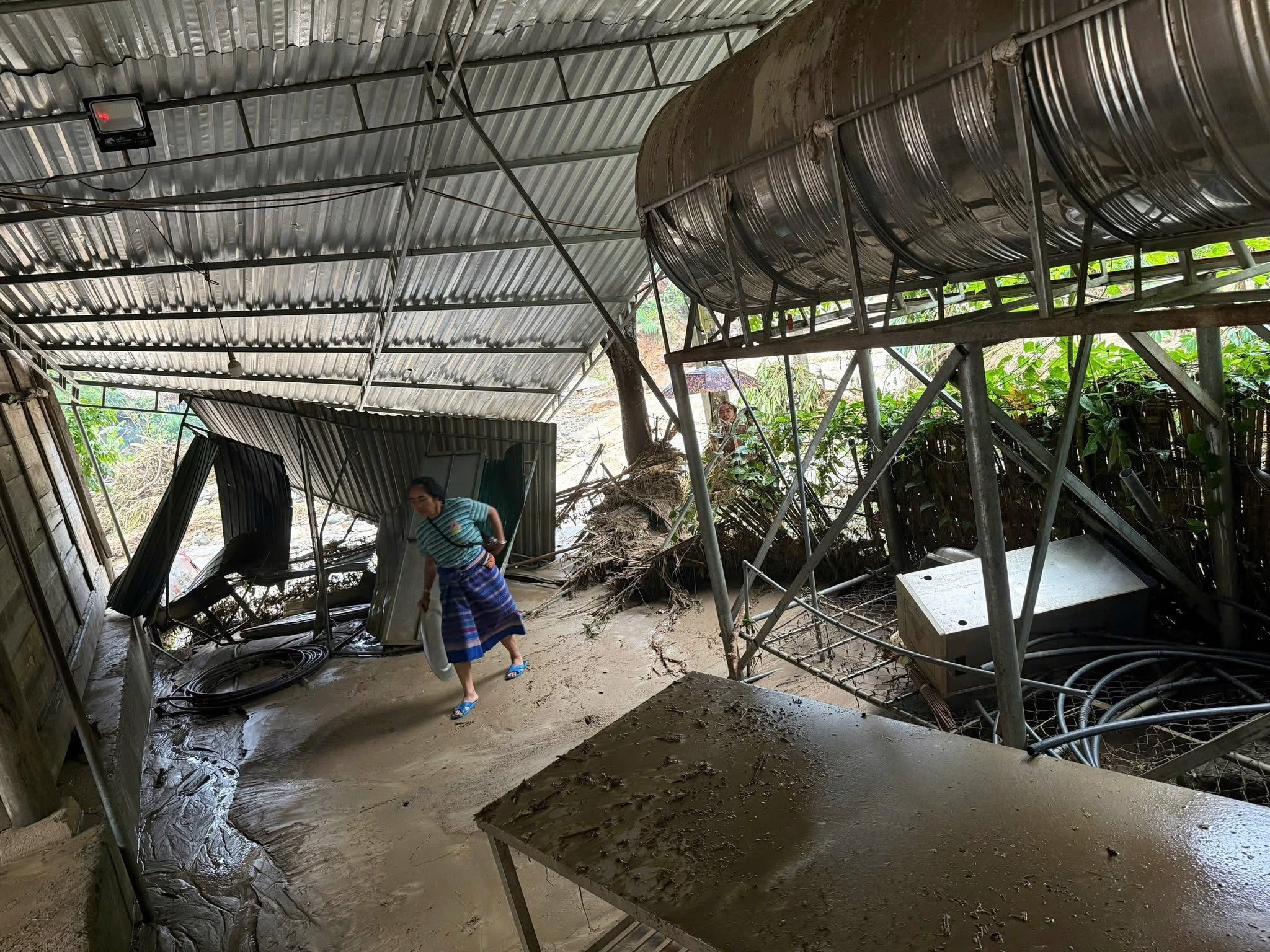 Lại xảy ra lũ quét ở các huyện miền núi Nghệ An- Ảnh 2. Lại xảy ra lũ quét ở các huyện miền núi Nghệ An- Ảnh 2.