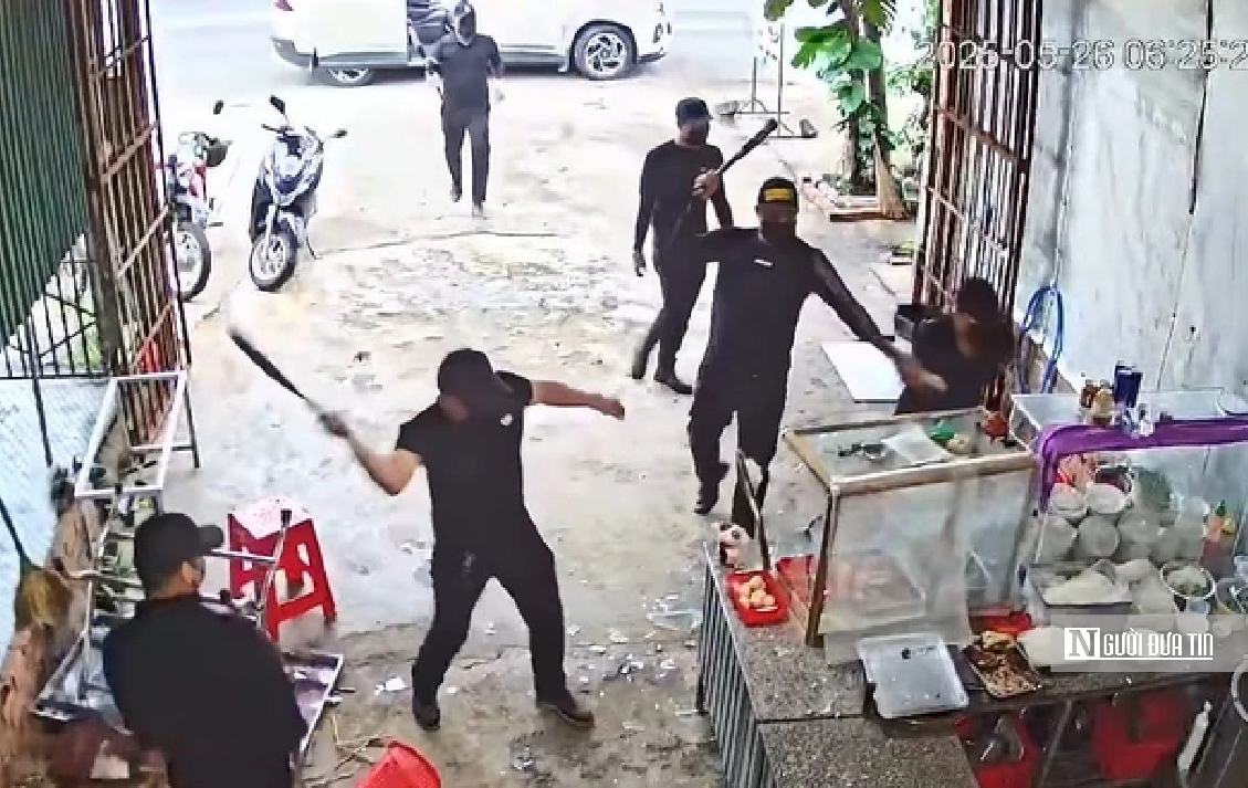 Hành trình truy bắt nhóm đối tượng đập phá quán phở để đòi nợ- Ảnh 1. Hành trình truy bắt nhóm đối tượng đập phá quán phở để đòi nợ- Ảnh 1.
