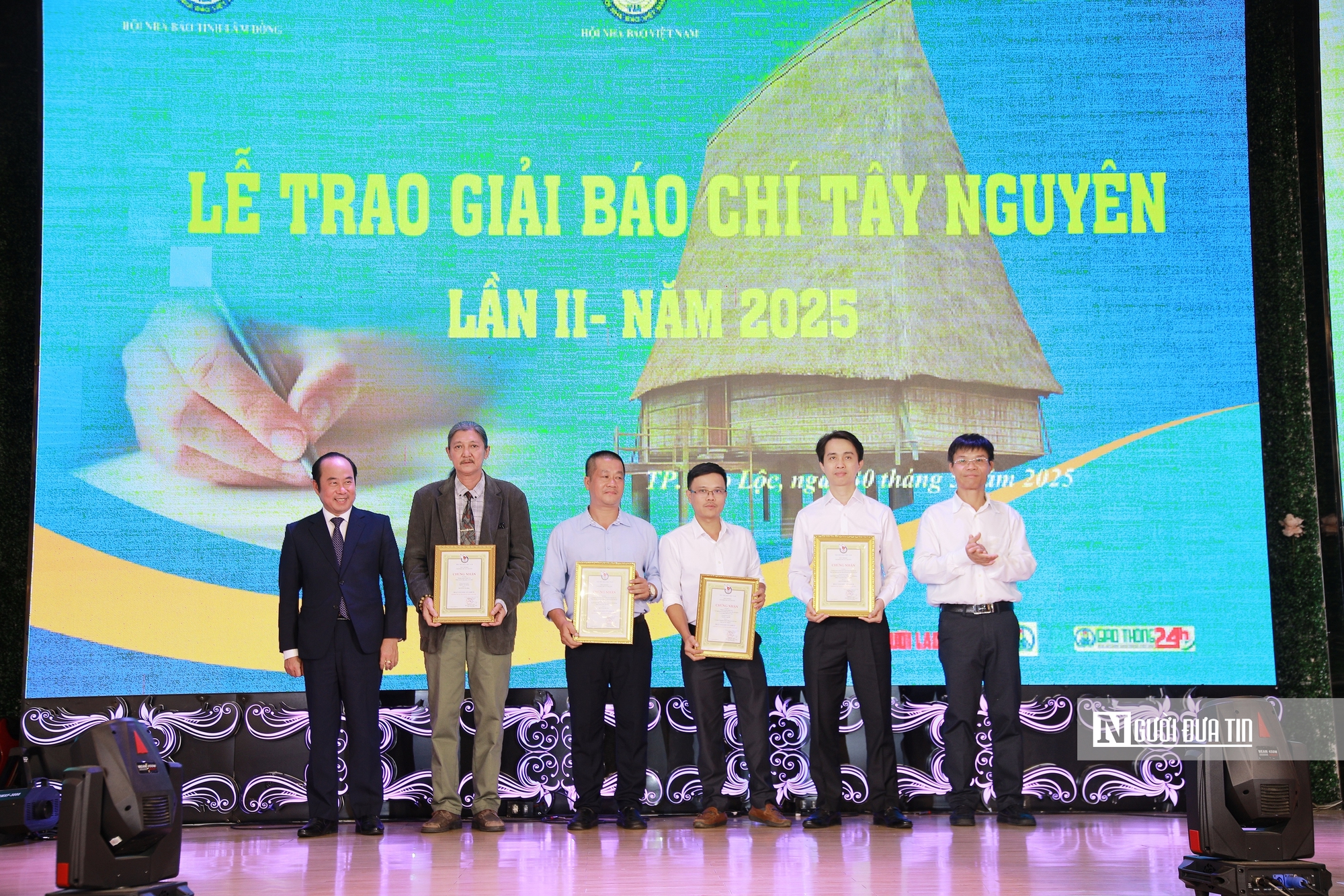 Loạt phóng sự của Tạp chí Đời sống và Pháp luật đoạt giải Ba Giải Báo chí Tây Nguyên lần thứ II- Ảnh 2. Loạt phóng sự của Tạp chí Đời sống và Pháp luật đoạt giải Ba Giải Báo chí Tây Nguyên lần thứ II- Ảnh 2.
