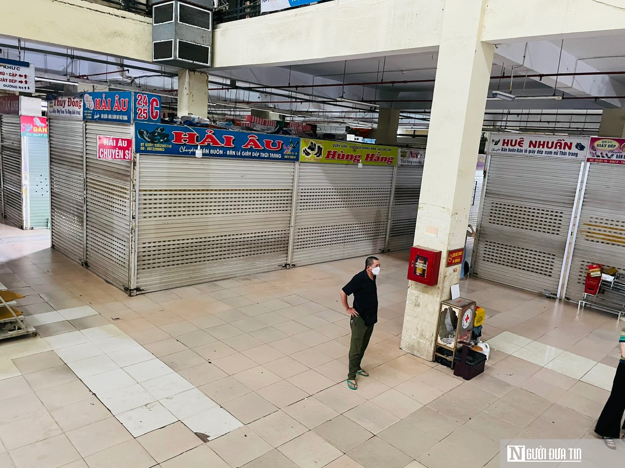 Hé lộ nguyên nhân khiến hàng loạt ki ốt chợ lớn nhất Nghệ An bất ngờ đóng cửa- Ảnh 4. Hé lộ nguyên nhân khiến hàng loạt ki ốt chợ lớn nhất Nghệ An bất ngờ đóng cửa- Ảnh 4.