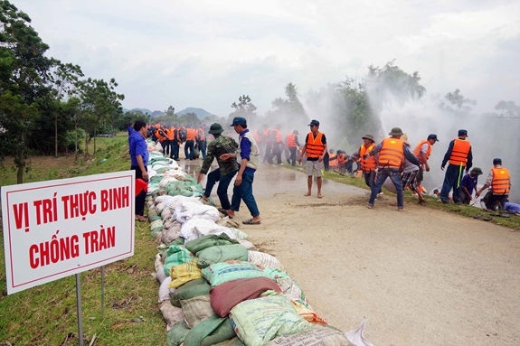 Bộ Xây dựng chỉ đạo ứng phó với áp thấp trên biển đông, mưa lớn và nguy cơ sạt lở, lũ quét- Ảnh 1. Bộ Xây dựng chỉ đạo ứng phó với áp thấp trên biển đông, mưa lớn và nguy cơ sạt lở, lũ quét- Ảnh 1.