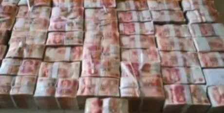 Sửa nhà, người đàn ông sốc nặng khi phát hiện 277 tỷ đồng tiền mặt- Ảnh 1. Sửa nhà, người đàn ông sốc nặng khi phát hiện 277 tỷ đồng tiền mặt- Ảnh 1.