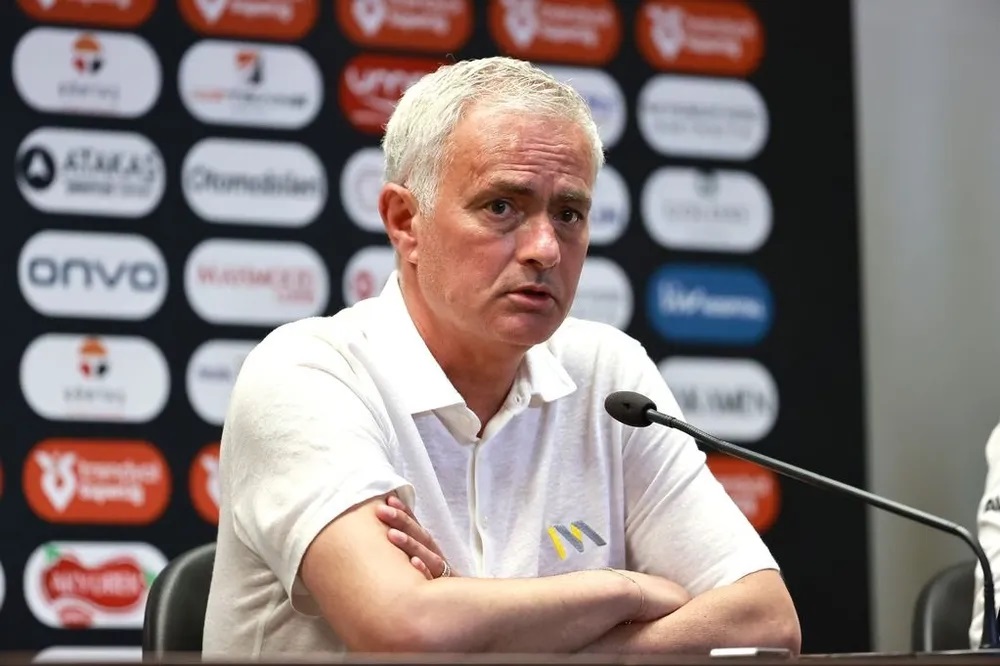 Jose Mourinho đã có những chia sẻ thú vị với giới truyền thông trước trận chung kết Champions League. Jose Mourinho đã có những chia sẻ thú vị với giới truyền thông trước trận chung kết Champions League.