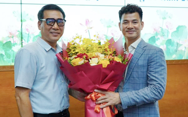 NSƯT Kiều Minh Hiếu chính thức đảm nhận vị trí Giám đốc Nhà hát Kịch Việt Nam- Ảnh 1. NSƯT Kiều Minh Hiếu chính thức đảm nhận vị trí Giám đốc Nhà hát Kịch Việt Nam- Ảnh 1.