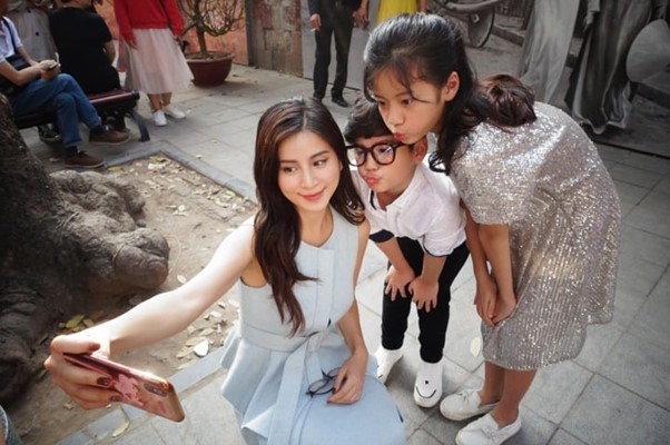 Cuộc sống của Miss Audition đầu tiên ra sao sau 19 năm đăng quang?- Ảnh 2. Cuộc sống của Miss Audition đầu tiên ra sao sau 19 năm đăng quang?- Ảnh 2.