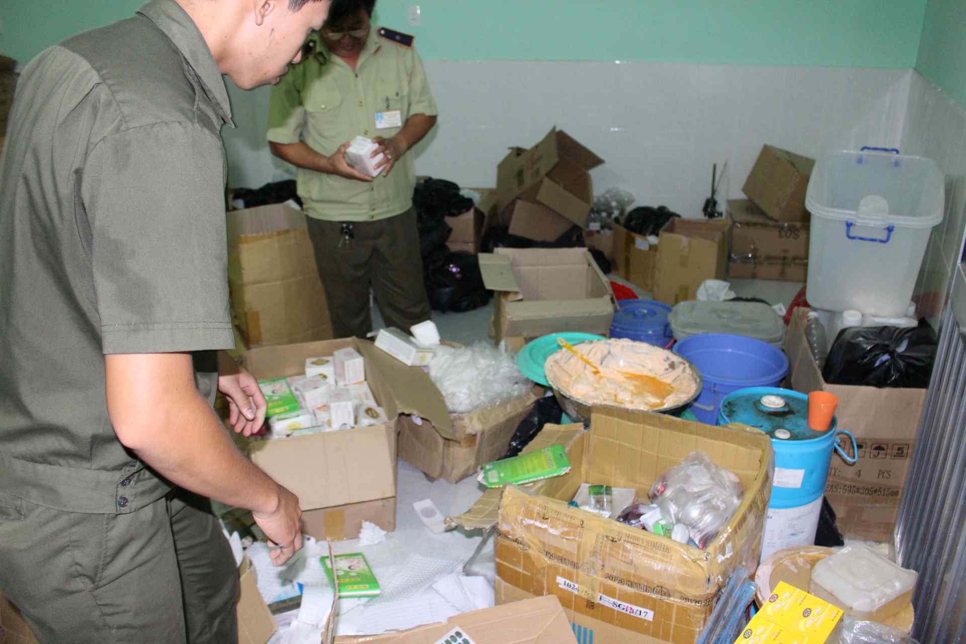 Tp.HCM phát hiện hơn 5.000 vụ gian lận thương mại, buôn lậu trong 5 tháng đầu năm 2025- Ảnh 2.