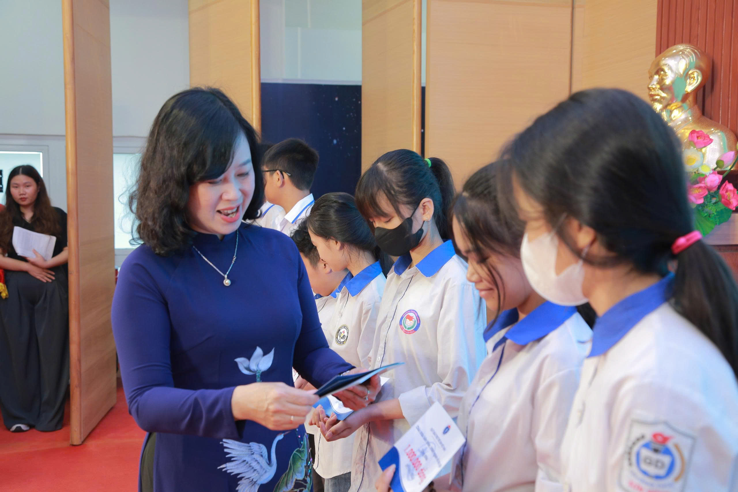 Bộ trưởng Y tế: Ưu tiên nguồn lực và huy động toàn xã hội chăm lo, bảo vệ trẻ em- Ảnh 2. Bộ trưởng Y tế: Ưu tiên nguồn lực và huy động toàn xã hội chăm lo, bảo vệ trẻ em- Ảnh 2.