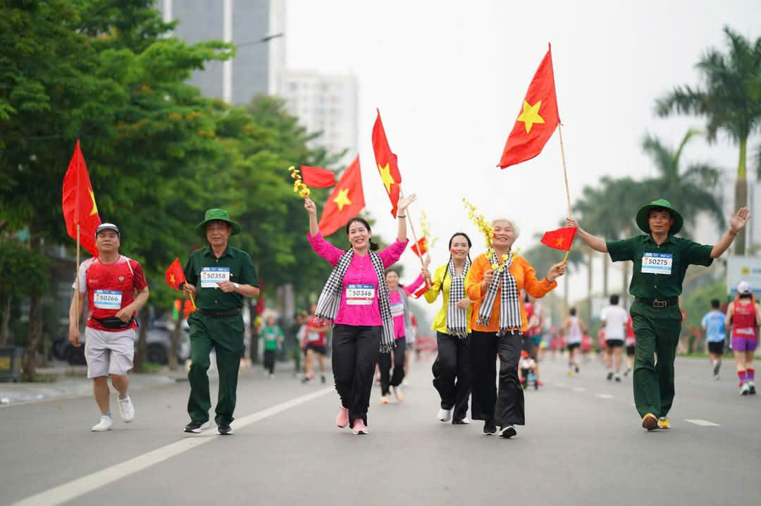 Những hình ảnh đẹp giải chạy “Hành trình theo chân Bác - Vì an ninh Tổ quốc” 2025- Ảnh 5. Những hình ảnh đẹp giải chạy “Hành trình theo chân Bác - Vì an ninh Tổ quốc” 2025- Ảnh 5.