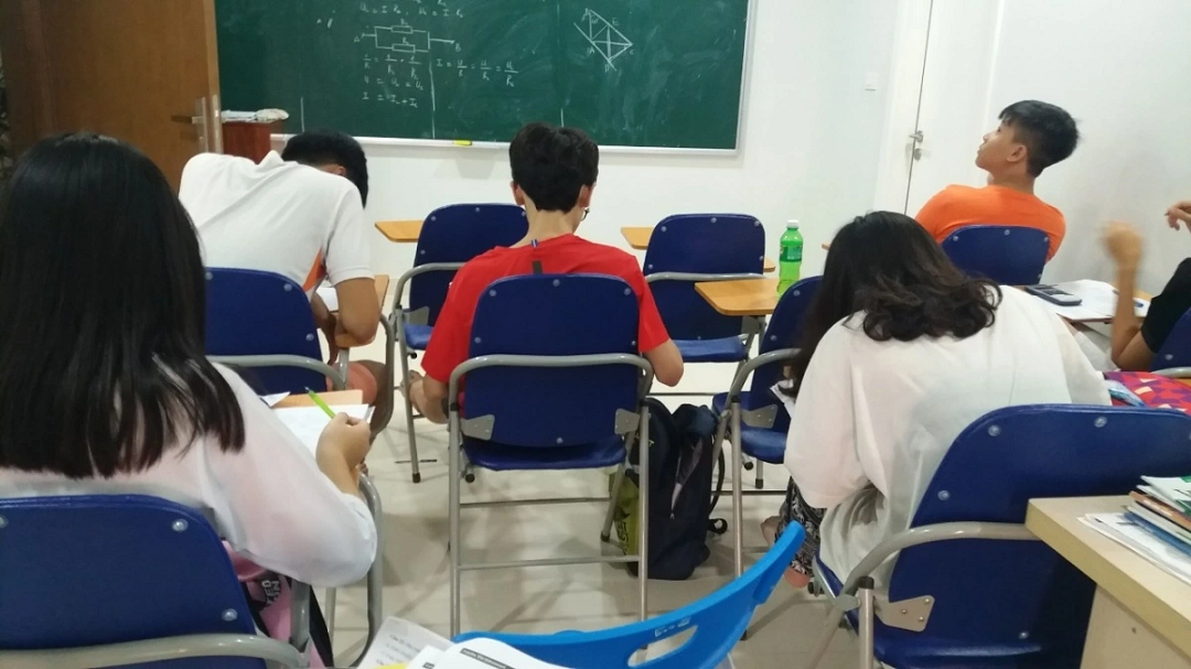 Thêm tỉnh cấm dạy thêm sau 22h và các ngày nghỉ lễ- Ảnh 1. Thêm tỉnh cấm dạy thêm sau 22h và các ngày nghỉ lễ- Ảnh 1.