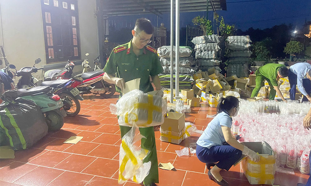 Khởi tố vụ án sản xuất thuốc bảo vệ thực vật giả tại Bắc Giang- Ảnh 1. Khởi tố vụ án sản xuất thuốc bảo vệ thực vật giả tại Bắc Giang- Ảnh 1.