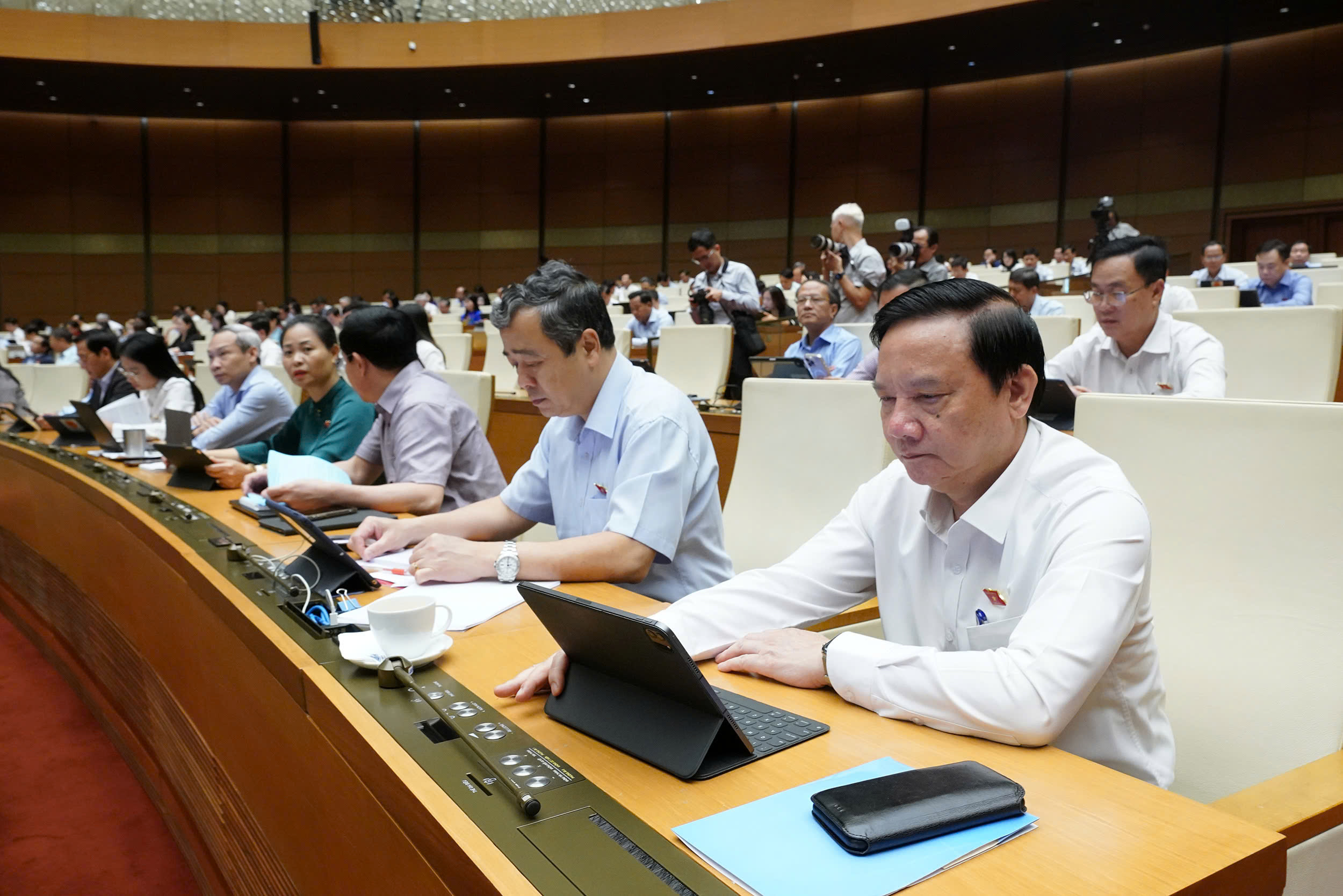 Băn khoăn quy định không được công khai thông tin về sai phạm của nhà giáo- Ảnh 2. Băn khoăn quy định không được công khai thông tin về sai phạm của nhà giáo- Ảnh 2.