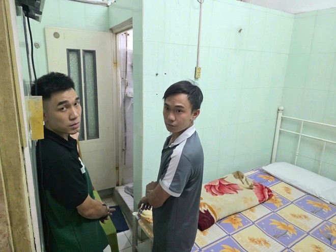 Bắt 2 đối tượng khống chế chủ nhà nghỉ cướp 16 cây vàng- Ảnh 1. Bắt 2 đối tượng khống chế chủ nhà nghỉ cướp 16 cây vàng- Ảnh 1.