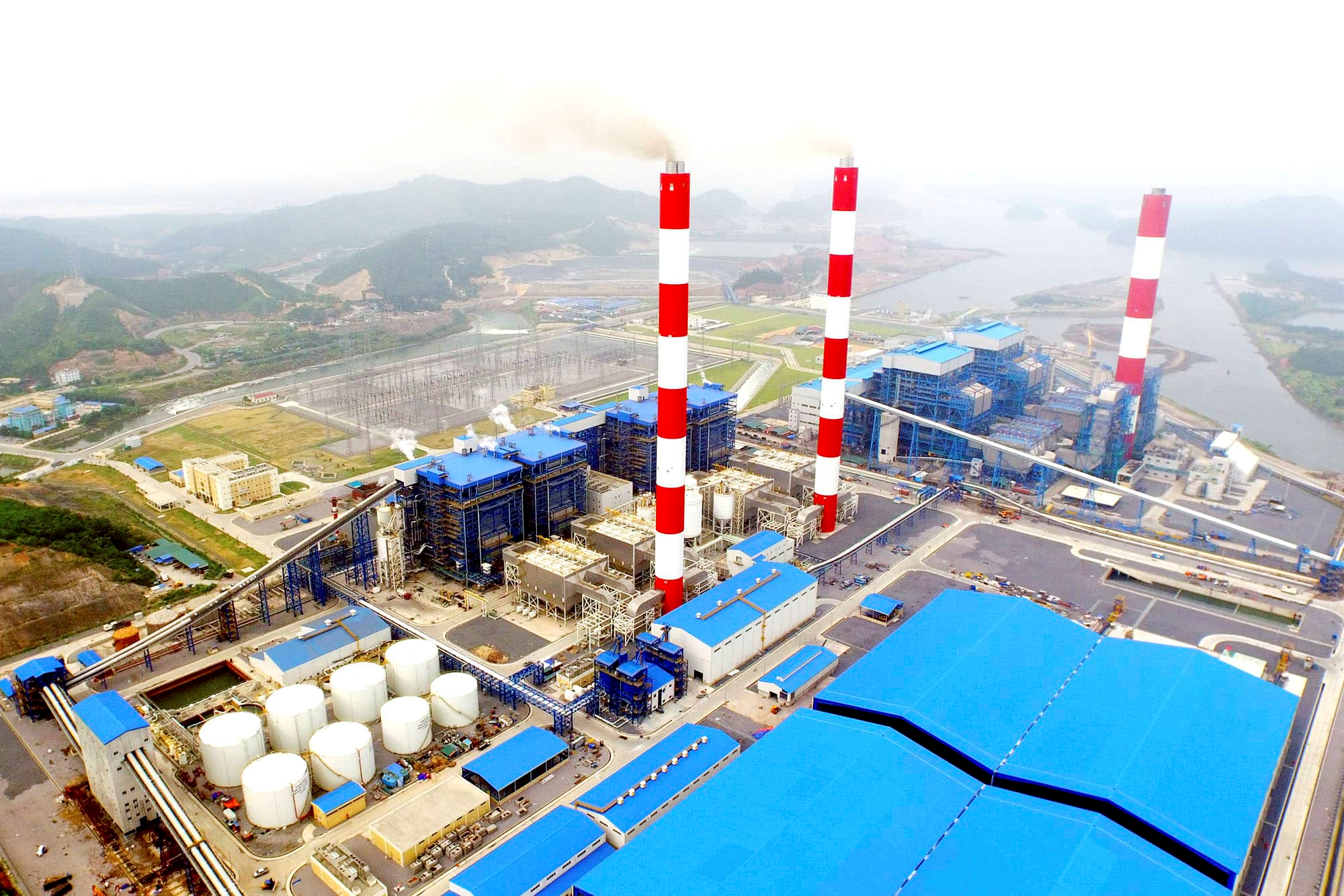 Thủ tướng yêu cầu DNNN tiên phong chuyển đổi số, góp sức cho 2 mục tiêu 100 năm- Ảnh 1. Thủ tướng yêu cầu DNNN tiên phong chuyển đổi số, góp sức cho 2 mục tiêu 100 năm- Ảnh 1.