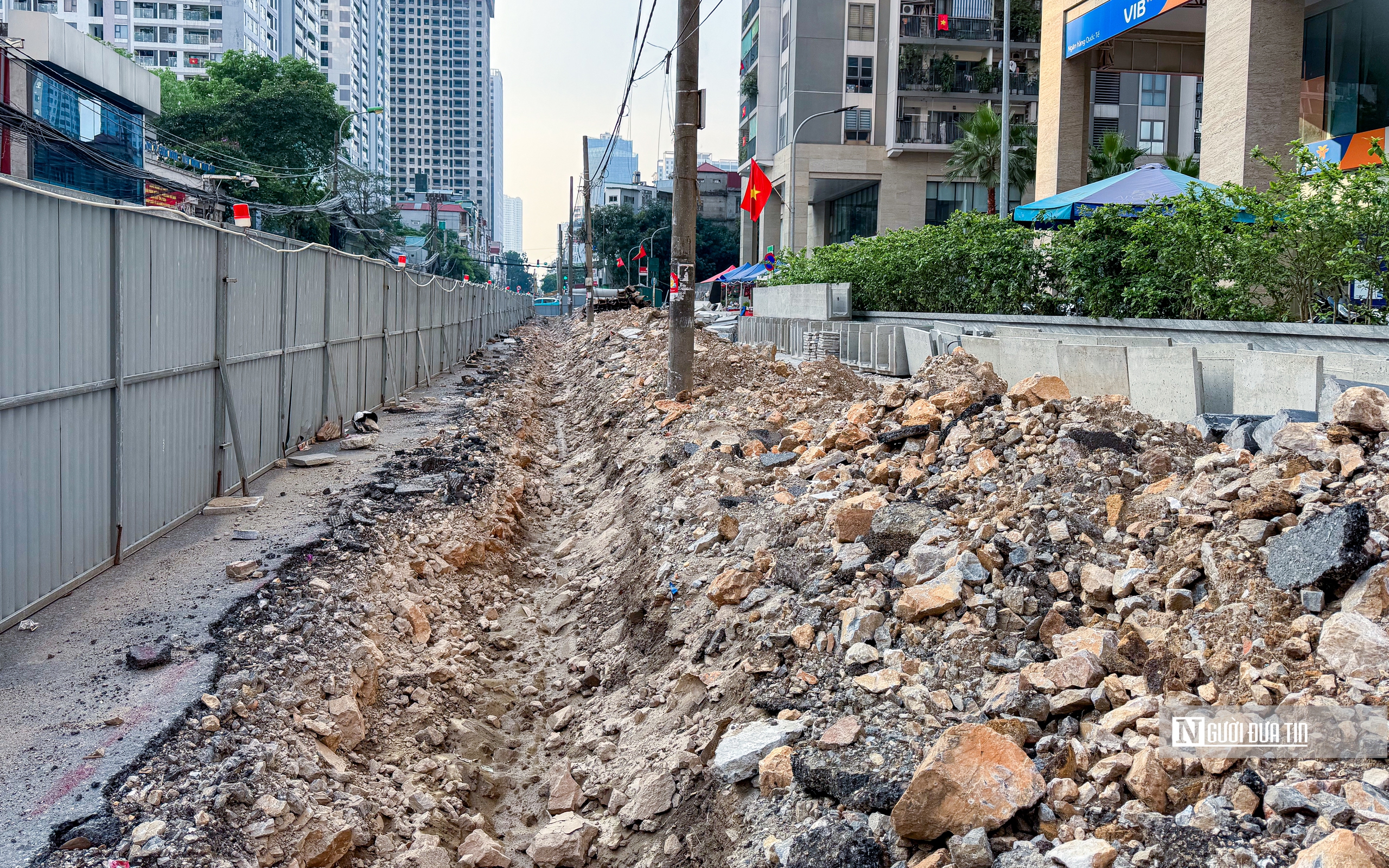 Hà Nội: Ì ạch thi công tuyến đường Nguyễn Tuân trị giá gần 400 tỷ đồng- Ảnh 6. Hà Nội: Ì ạch thi công tuyến đường Nguyễn Tuân trị giá gần 400 tỷ đồng- Ảnh 6.