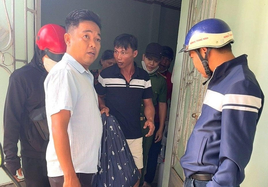 Mâu thuẫn, người đàn ông đánh bạn nhậu rồi bỏ trốn- Ảnh 1. Mâu thuẫn, người đàn ông đánh bạn nhậu rồi bỏ trốn- Ảnh 1.