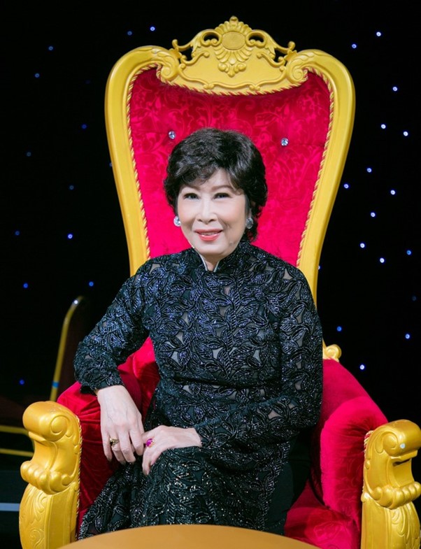 NSƯT Kim Phương bất ngờ "lột xác" thành "bà ngoại quốc dân"- Ảnh 2. NSƯT Kim Phương bất ngờ "lột xác" thành "bà ngoại quốc dân"- Ảnh 2.