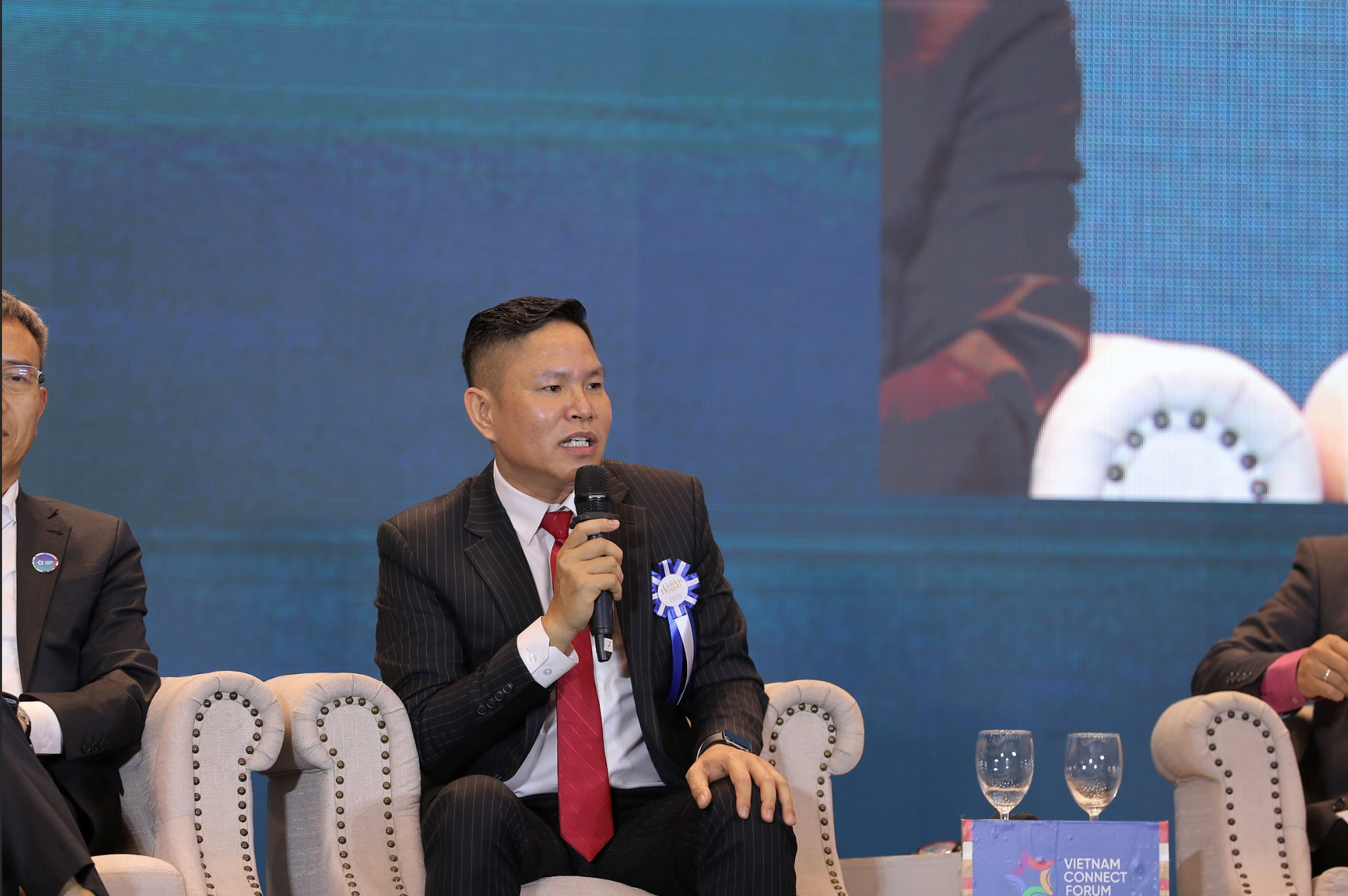 Công ty Coca-Cola Việt Nam vinh dự nhận giải thưởng Rồng Vàng 2025- Ảnh 3. Công ty Coca-Cola Việt Nam vinh dự nhận giải thưởng Rồng Vàng 2025- Ảnh 3.