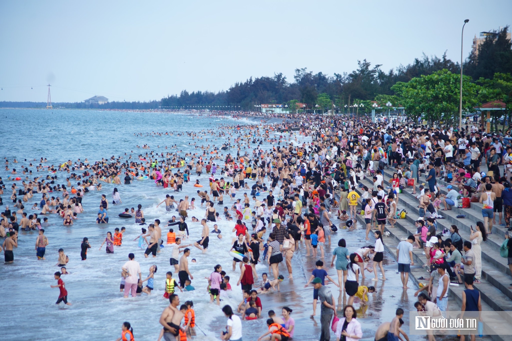 Tạm dừng hoạt động mô tô nước ở biển Cửa Lò- Ảnh 2. Tạm dừng hoạt động mô tô nước ở biển Cửa Lò- Ảnh 2.