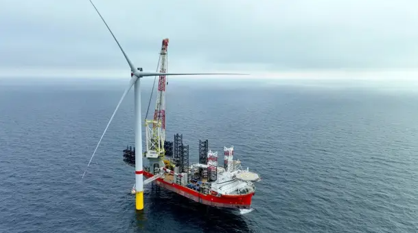 Trang trại điện gió ngoài khơi 960MW đạt cột mốc quan trọng- Ảnh 1. Trang trại điện gió ngoài khơi 960MW đạt cột mốc quan trọng- Ảnh 1.