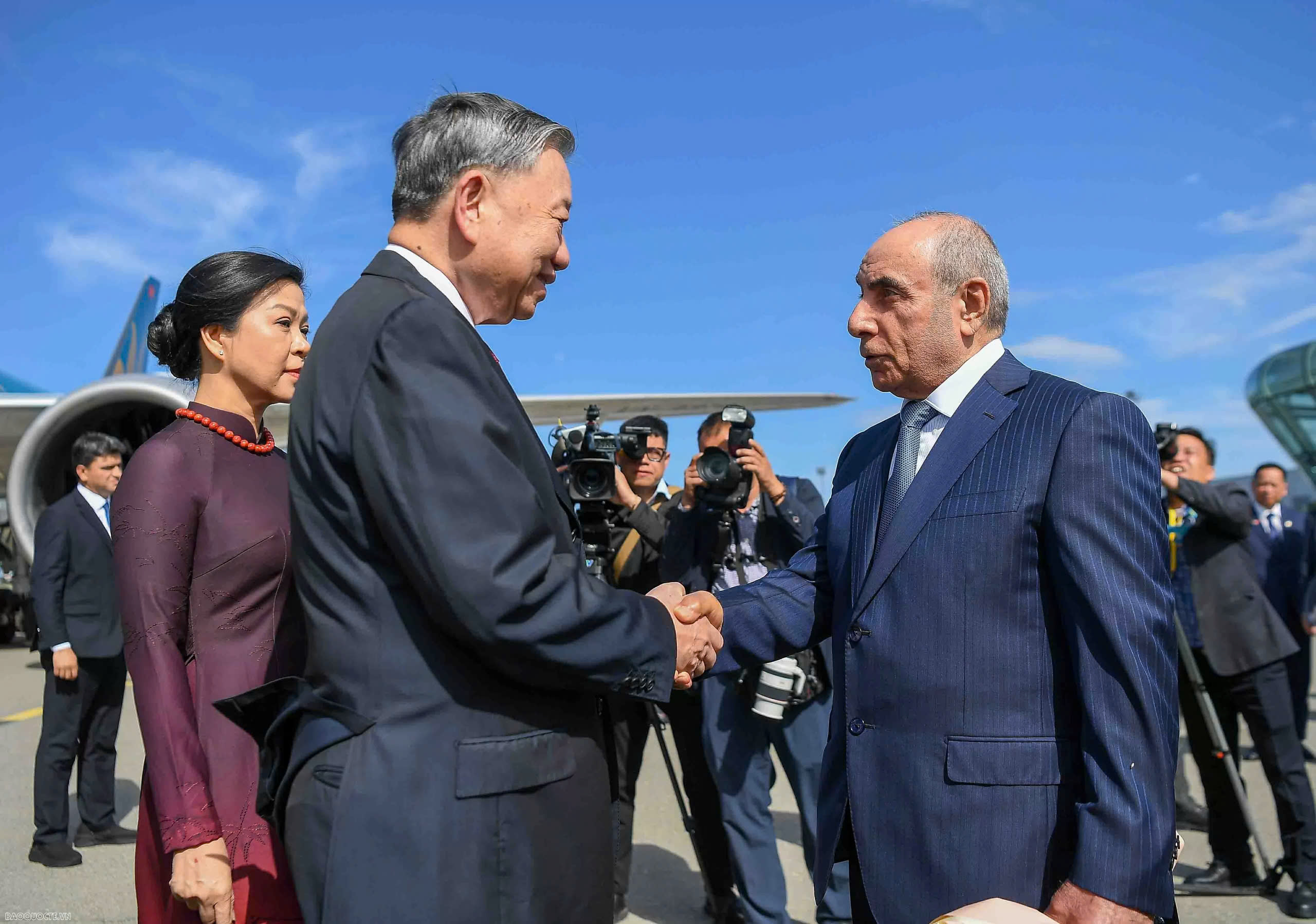 Tổng Bí thư đến Baku, bắt đầu thăm cấp Nhà nước Azerbaijan- Ảnh 1. Tổng Bí thư đến Baku, bắt đầu thăm cấp Nhà nước Azerbaijan- Ảnh 1.
