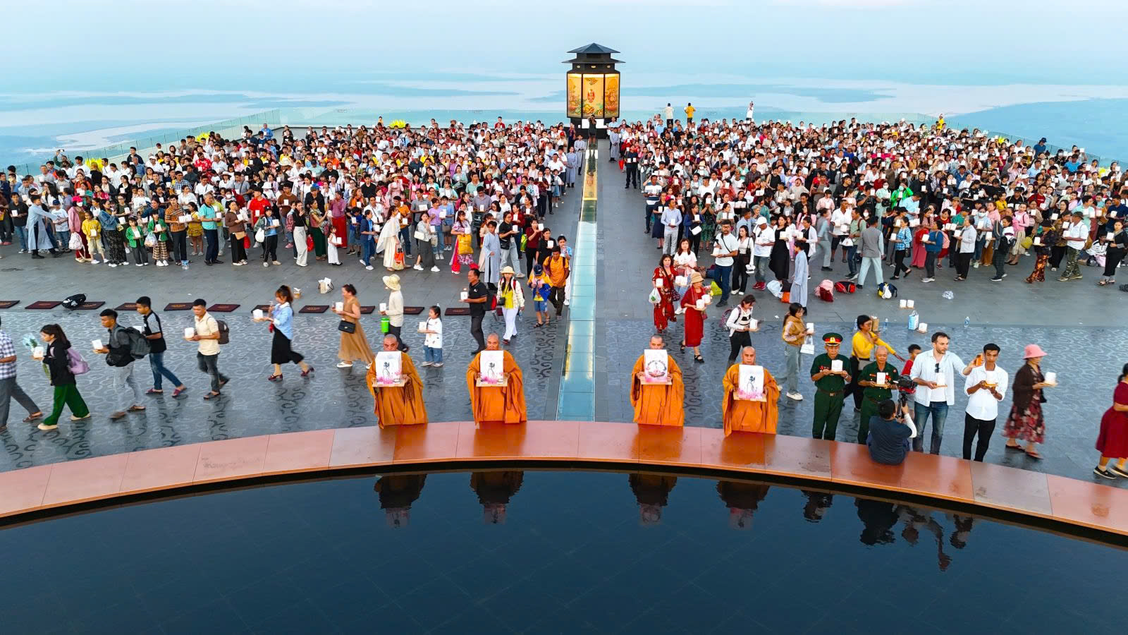 Núi Bà Đen đón đại biểu về tham dự đại lễ Vesak 2025- Ảnh 8. Núi Bà Đen đón đại biểu về tham dự đại lễ Vesak 2025- Ảnh 8.